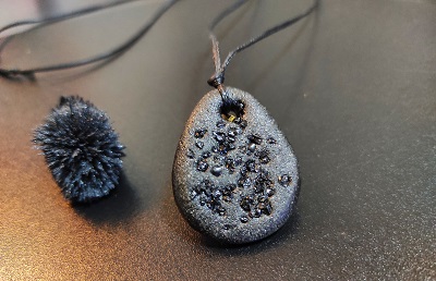 Manyetik kum üzerine quartz